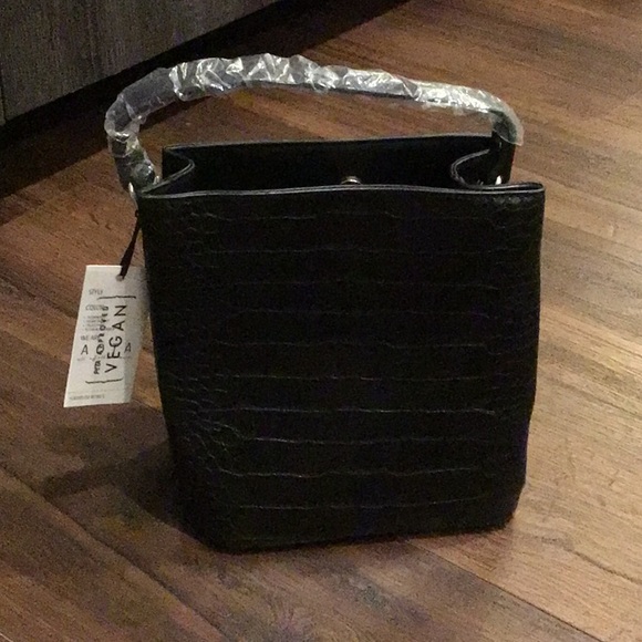 Aota NWT Elena Vegan Leather Tote / Crossbody Bag in Black. - Picture 3 of 10